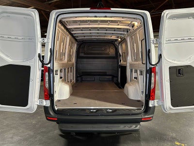 2025 Mercedes-Benz Sprinter Cargo Van 2500 Standard Roof I4 Diesel 144 RWD