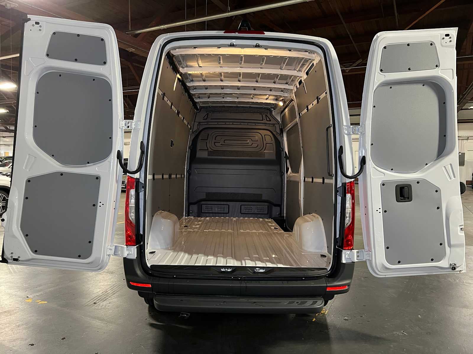 2025 Mercedes-Benz Sprinter Cargo Van 2500 Standard Roof I4 Diesel 144" RWD