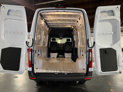 2025 Mercedes-Benz Sprinter Cargo Van 2500 Standard Roof I4 Diesel 144" RWD