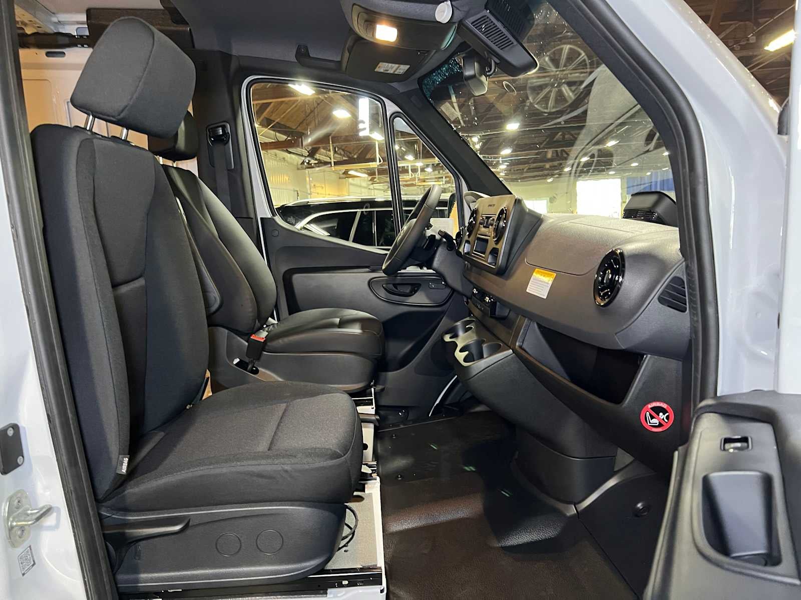 2025 Mercedes-Benz Sprinter Cargo Van 2500 Standard Roof I4 Diesel 144" RWD