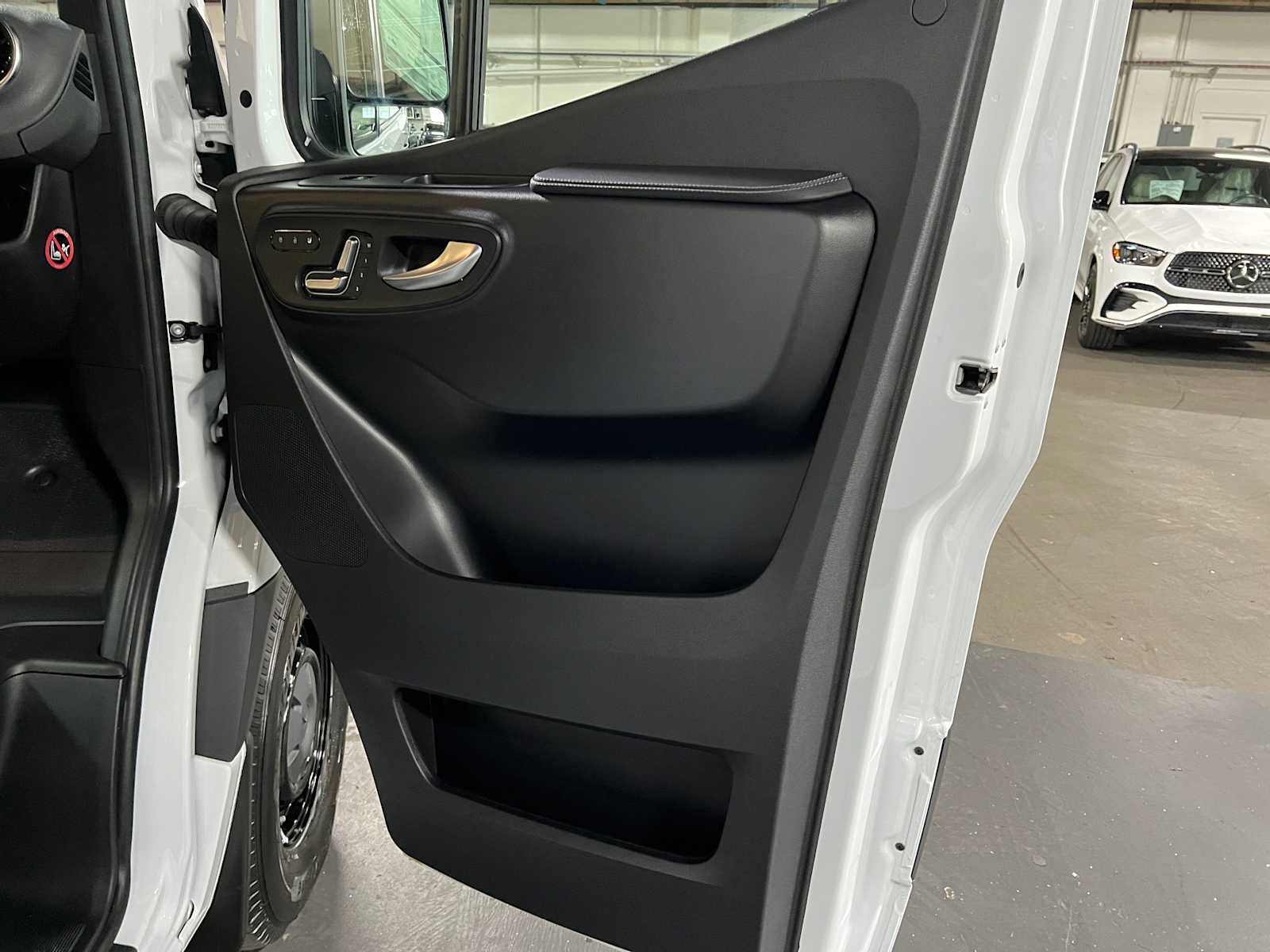 2026 Mercedes-Benz Sprinter 2500 Standard Roof I4 Diesel 144 RWD