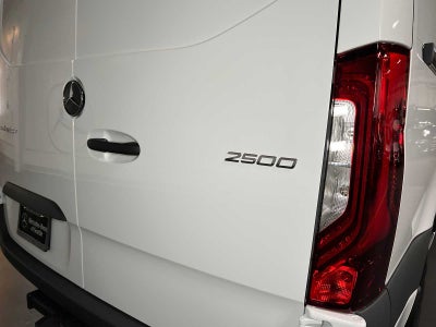 2026 Mercedes-Benz Sprinter 2500 Standard Roof I4 Diesel 144 RWD