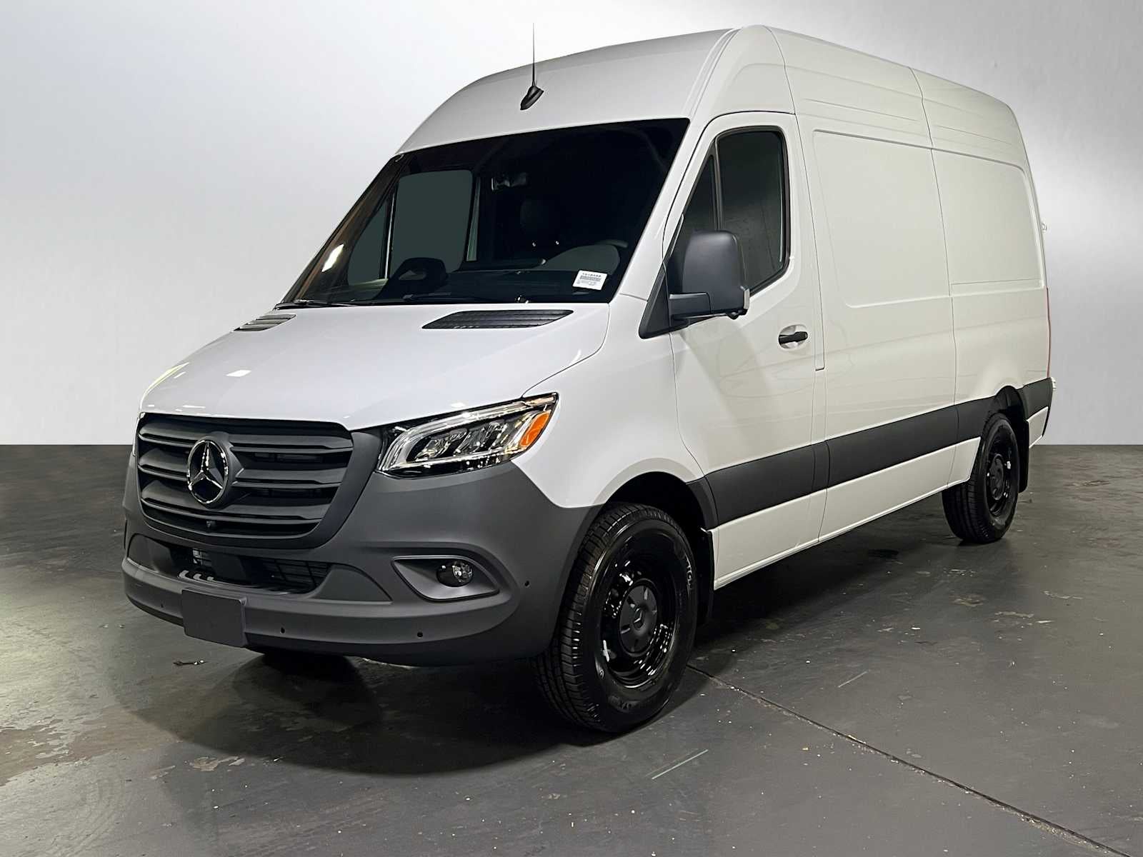 2026 Mercedes-Benz Sprinter 2500 Standard Roof I4 Diesel 144 RWD