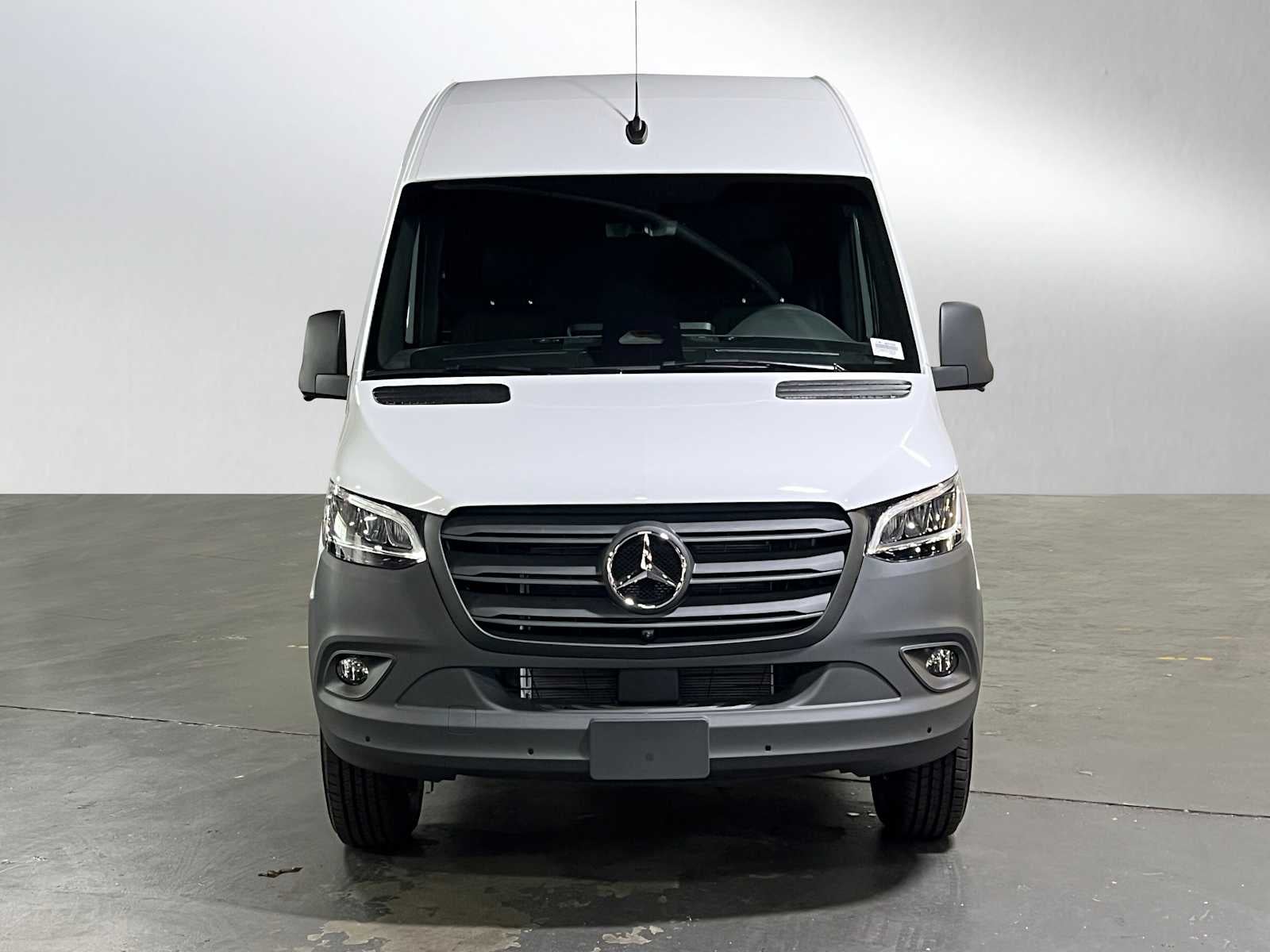 2026 Mercedes-Benz Sprinter 2500 Standard Roof I4 Diesel 144 RWD