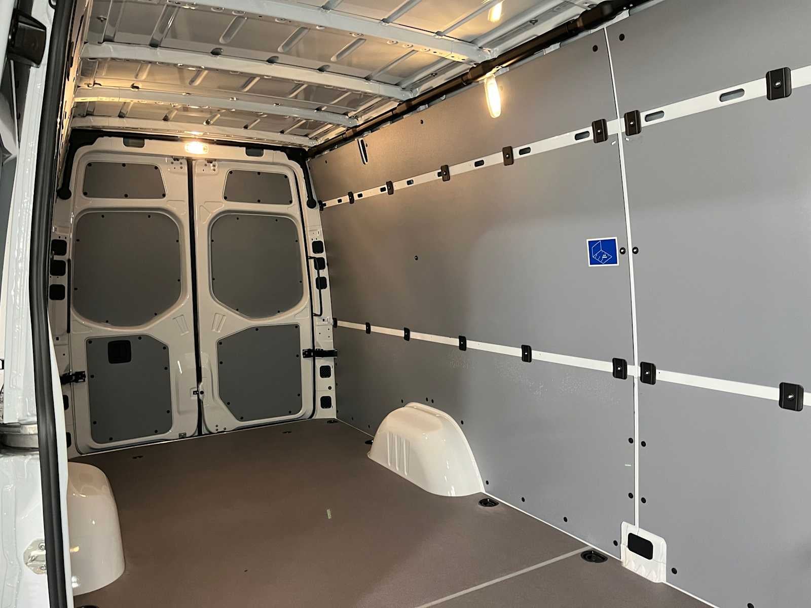 2026 Mercedes-Benz Sprinter 2500 High Roof I4 Diesel 170 RWD
