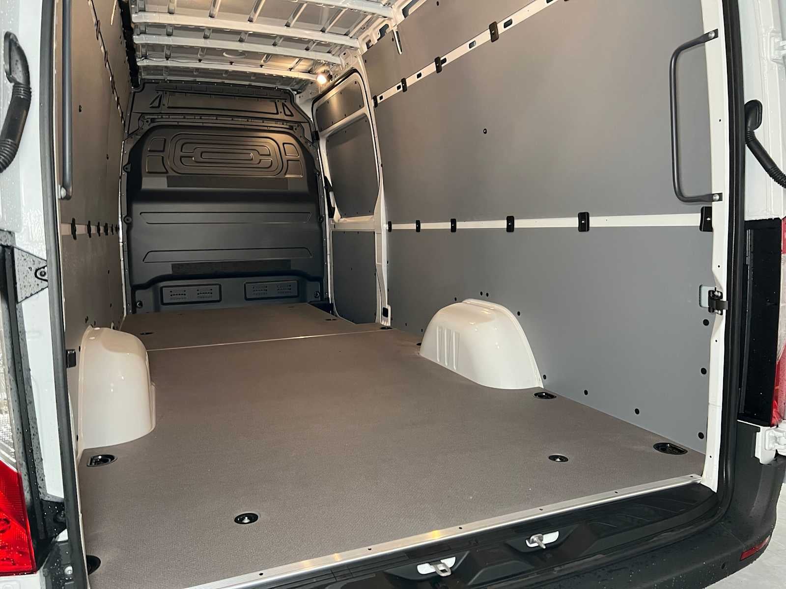 2026 Mercedes-Benz Sprinter 2500 High Roof I4 Diesel 170 RWD