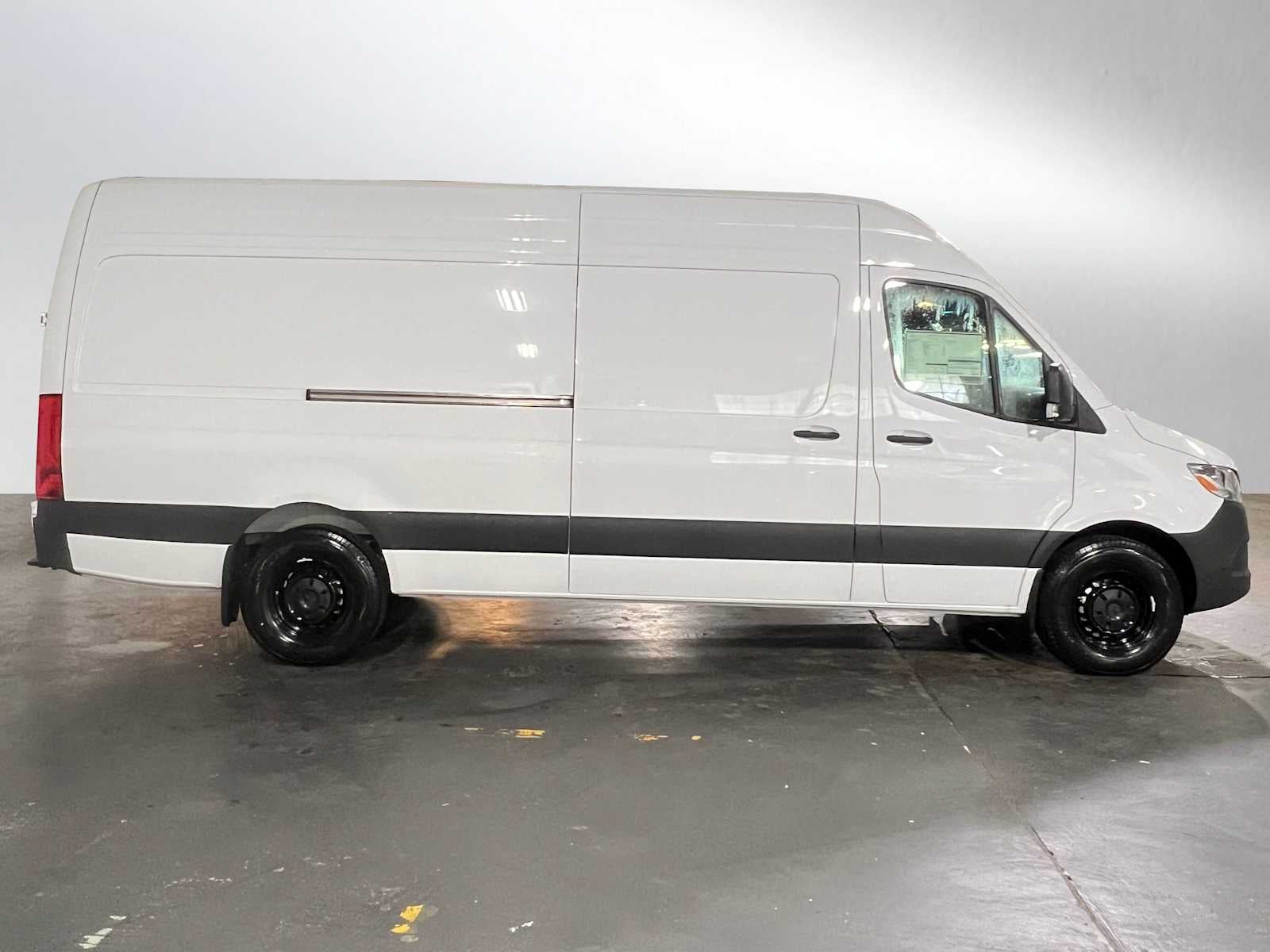 2026 Mercedes-Benz Sprinter 2500 High Roof I4 Diesel 170 RWD