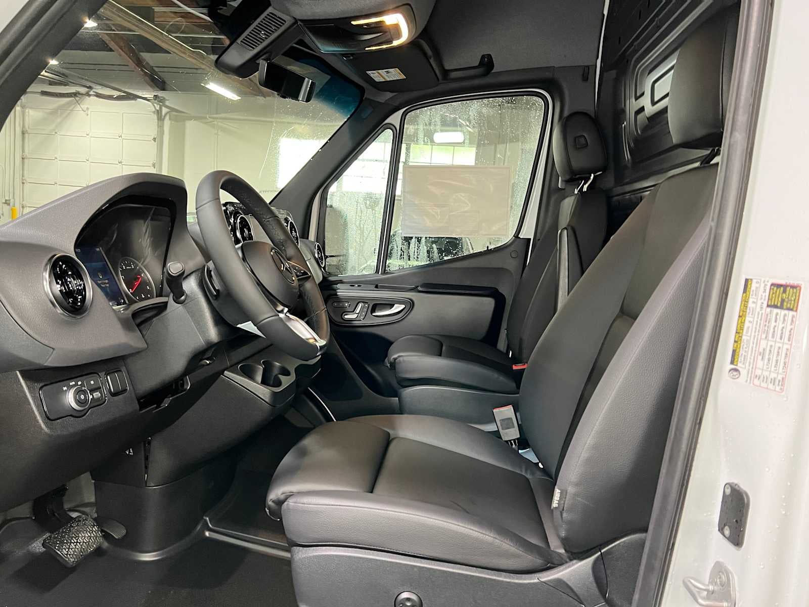 2026 Mercedes-Benz Sprinter 2500 High Roof I4 Diesel 170 RWD