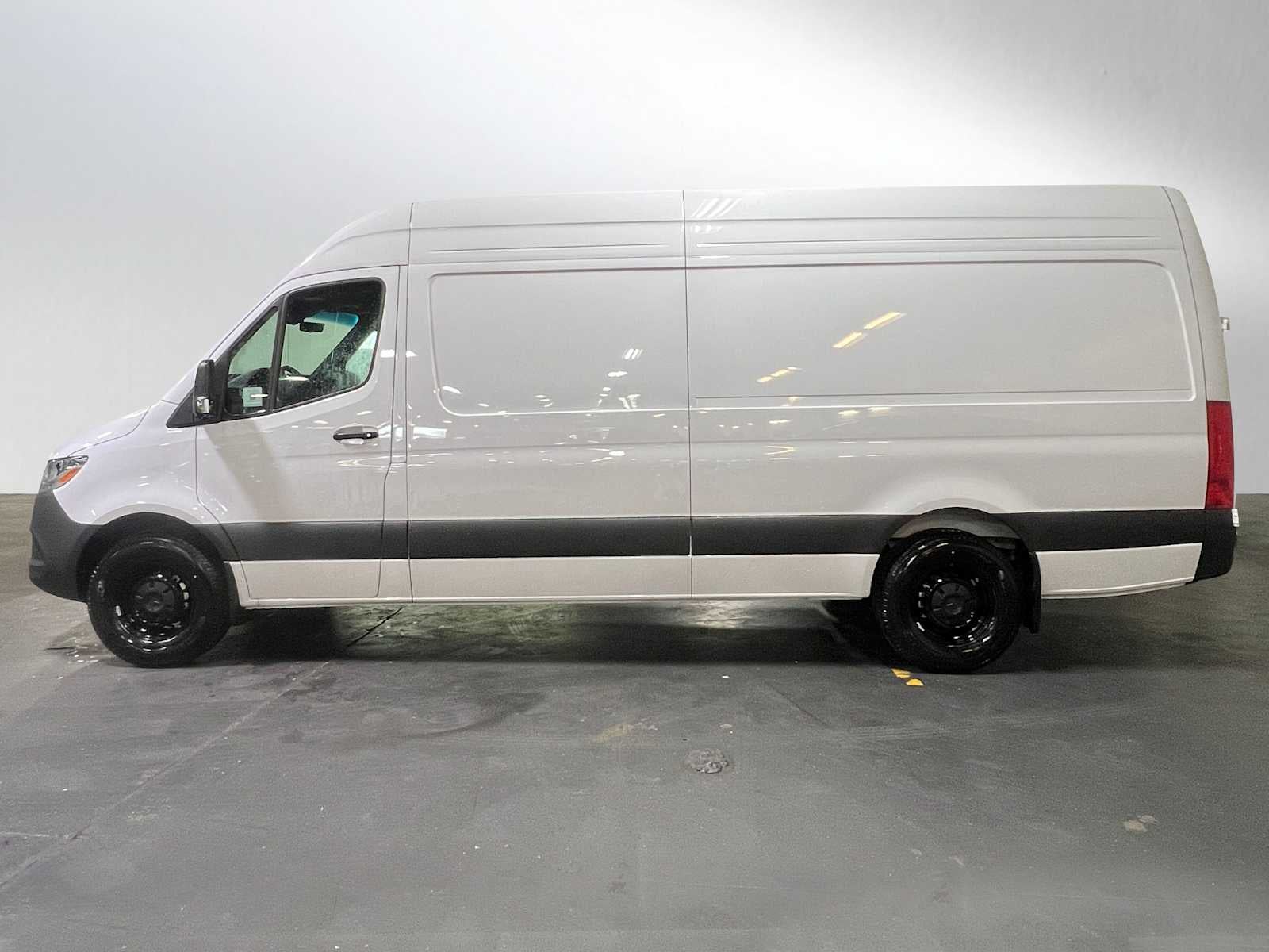 2026 Mercedes-Benz Sprinter 2500 High Roof I4 Diesel 170 RWD
