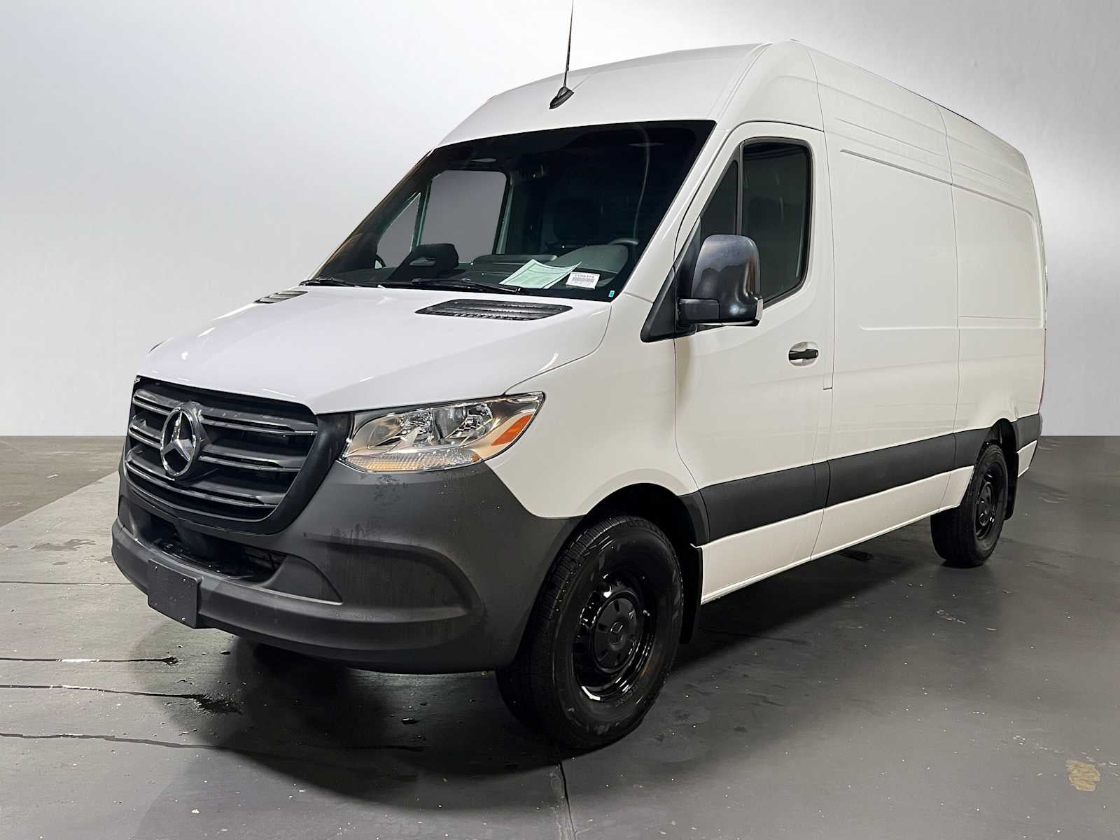 2025 Mercedes-Benz Sprinter Cargo Van 2500 Standard Roof I4 Diesel HO 144 RWD