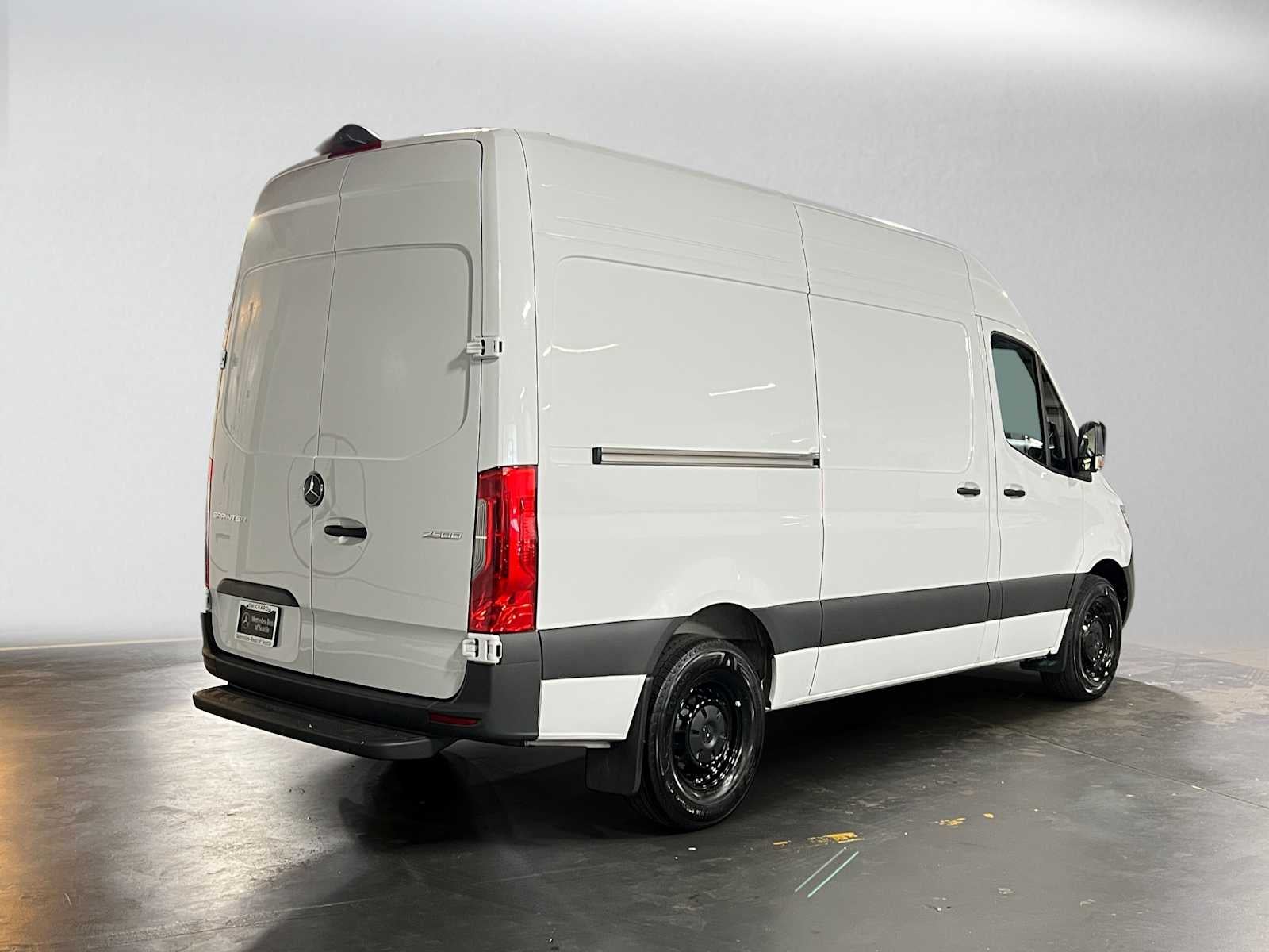 2026 Mercedes-Benz Sprinter 2500 Standard Roof I4 Diesel HO 144 RWD