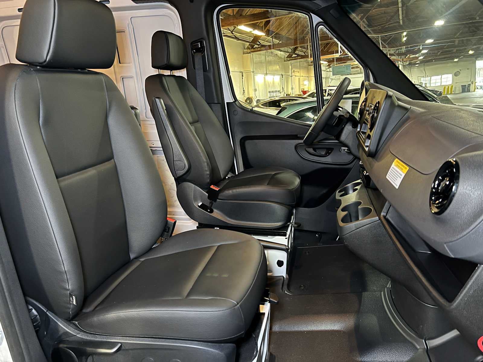 2025 Mercedes-Benz Sprinter 2500 Standard Roof I4 Diesel HO 144" RWD