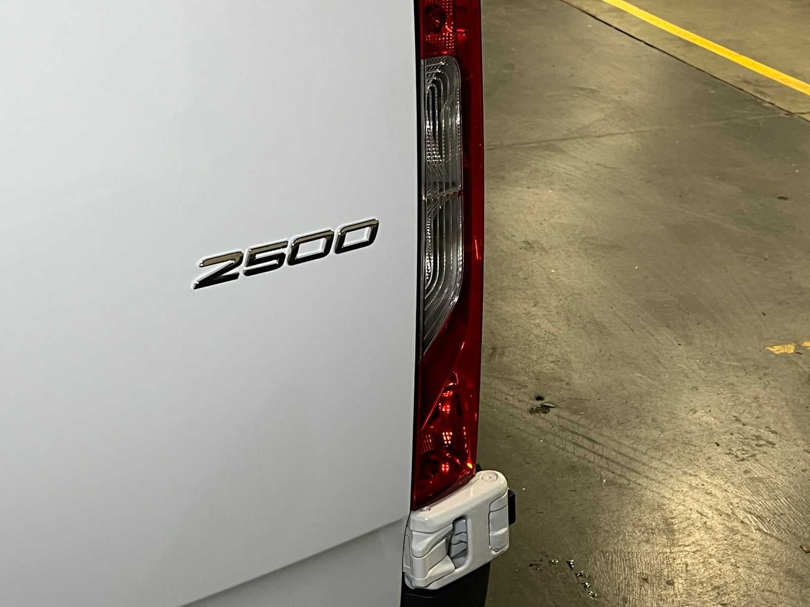 2025 Mercedes-Benz Sprinter 2500 Standard Roof I4 Diesel HO 144" RWD