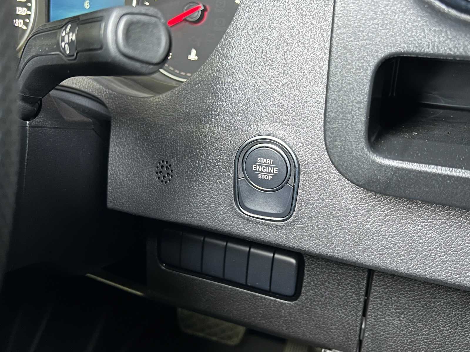 2025 Mercedes-Benz Sprinter 2500 Standard Roof I4 Diesel HO 144" RWD