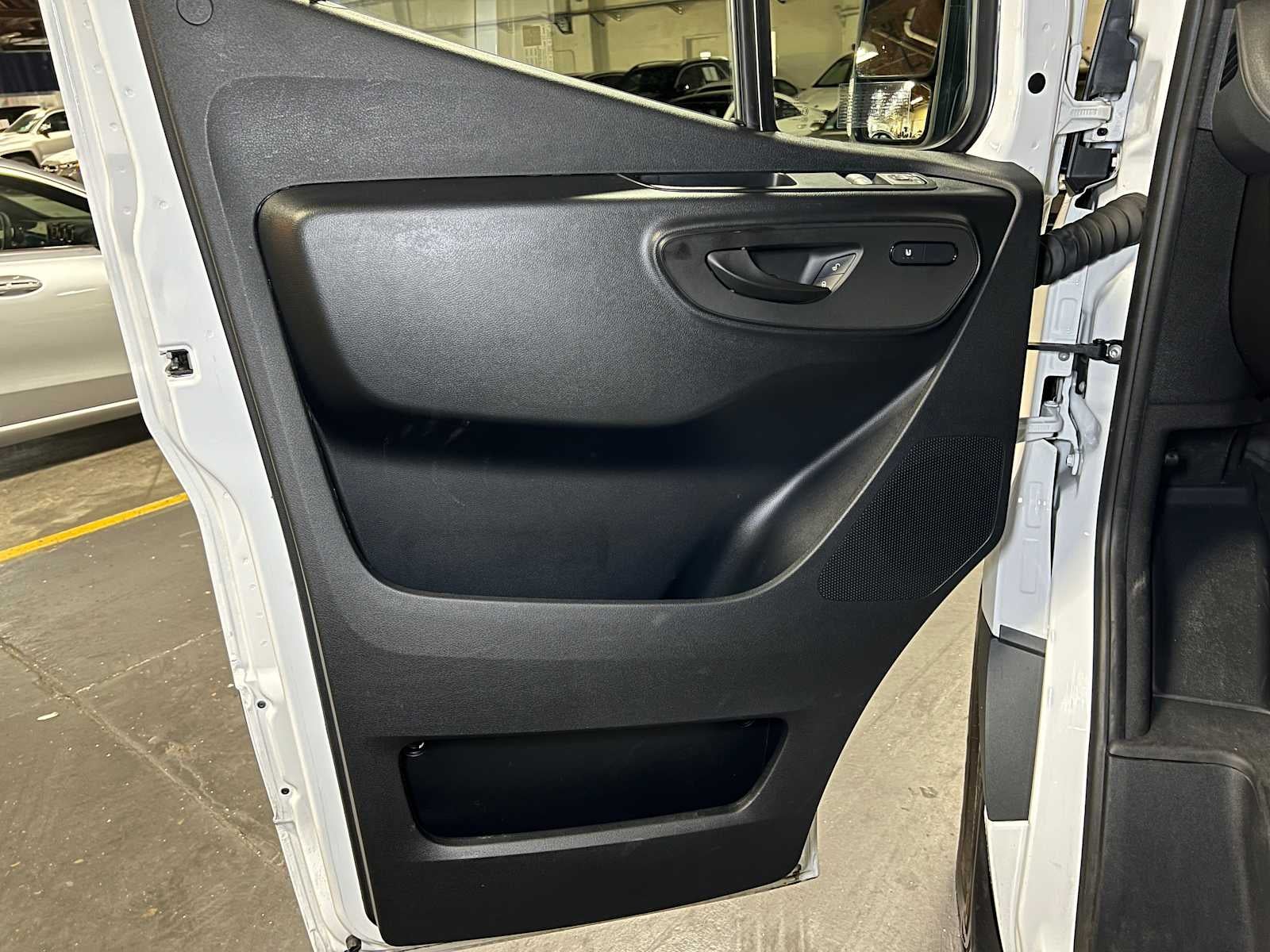 2025 Mercedes-Benz Sprinter 2500 Standard Roof I4 Diesel HO 144" RWD