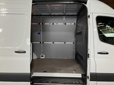 2025 Mercedes-Benz Sprinter Cargo Van 2500 Standard Roof I4 Diesel HO 144 RWD