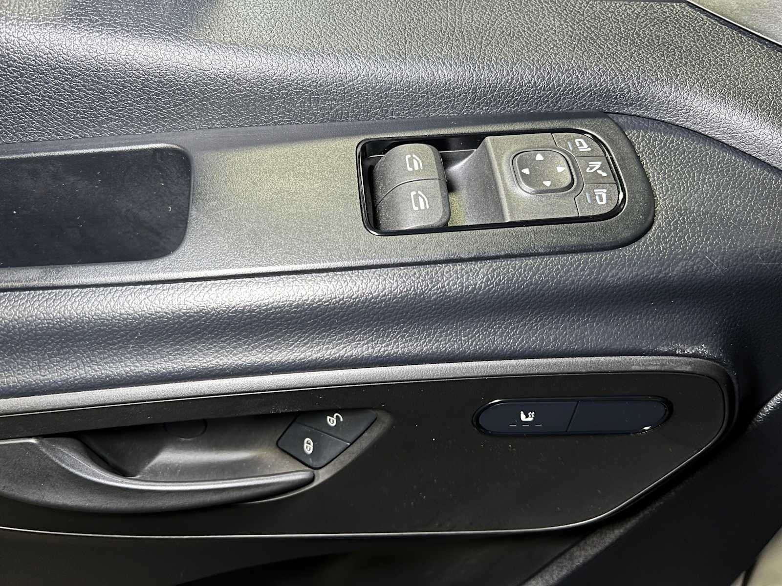 2025 Mercedes-Benz Sprinter Cargo Van 2500 Standard Roof I4 Diesel HO 144" RWD