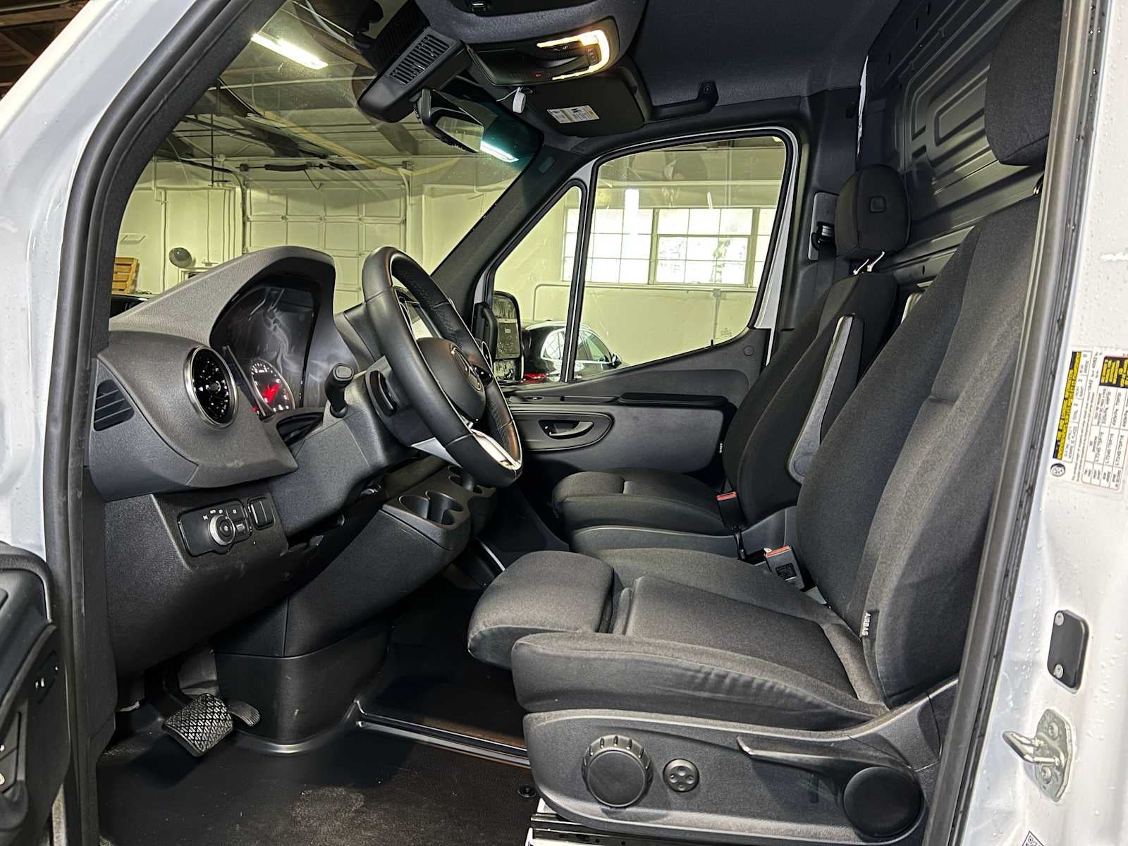 2025 Mercedes-Benz Sprinter Cargo Van 2500 Standard Roof I4 Diesel HO 144" RWD
