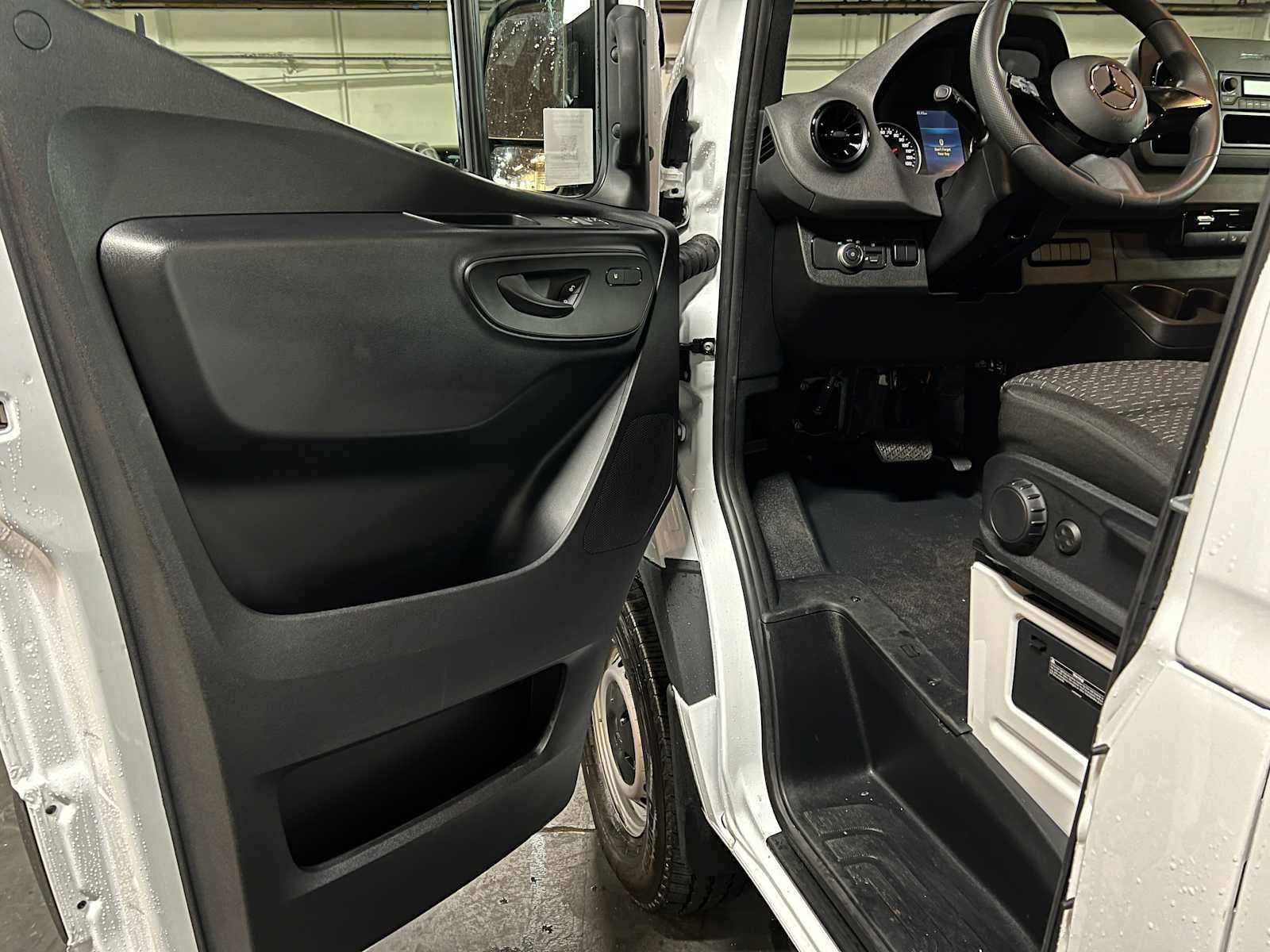 2025 Mercedes-Benz Sprinter Cargo Van 2500 Standard Roof I4 Diesel HO 144 AWD