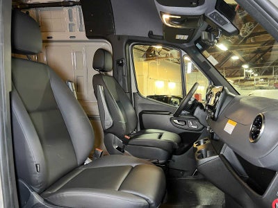 2026 Mercedes-Benz Sprinter 2500 Standard Roof I4 Diesel HO 144 AWD