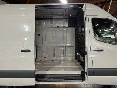 2026 Mercedes-Benz Sprinter 2500 Standard Roof I4 Diesel HO 144 AWD