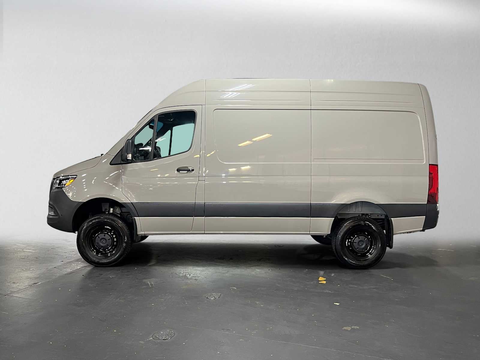 2026 Mercedes-Benz Sprinter 2500 Standard Roof I4 Diesel HO 144 AWD