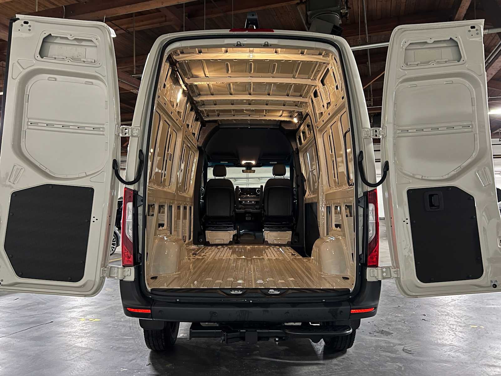 2026 Mercedes-Benz Sprinter 2500 Standard Roof I4 Diesel HO 144 AWD
