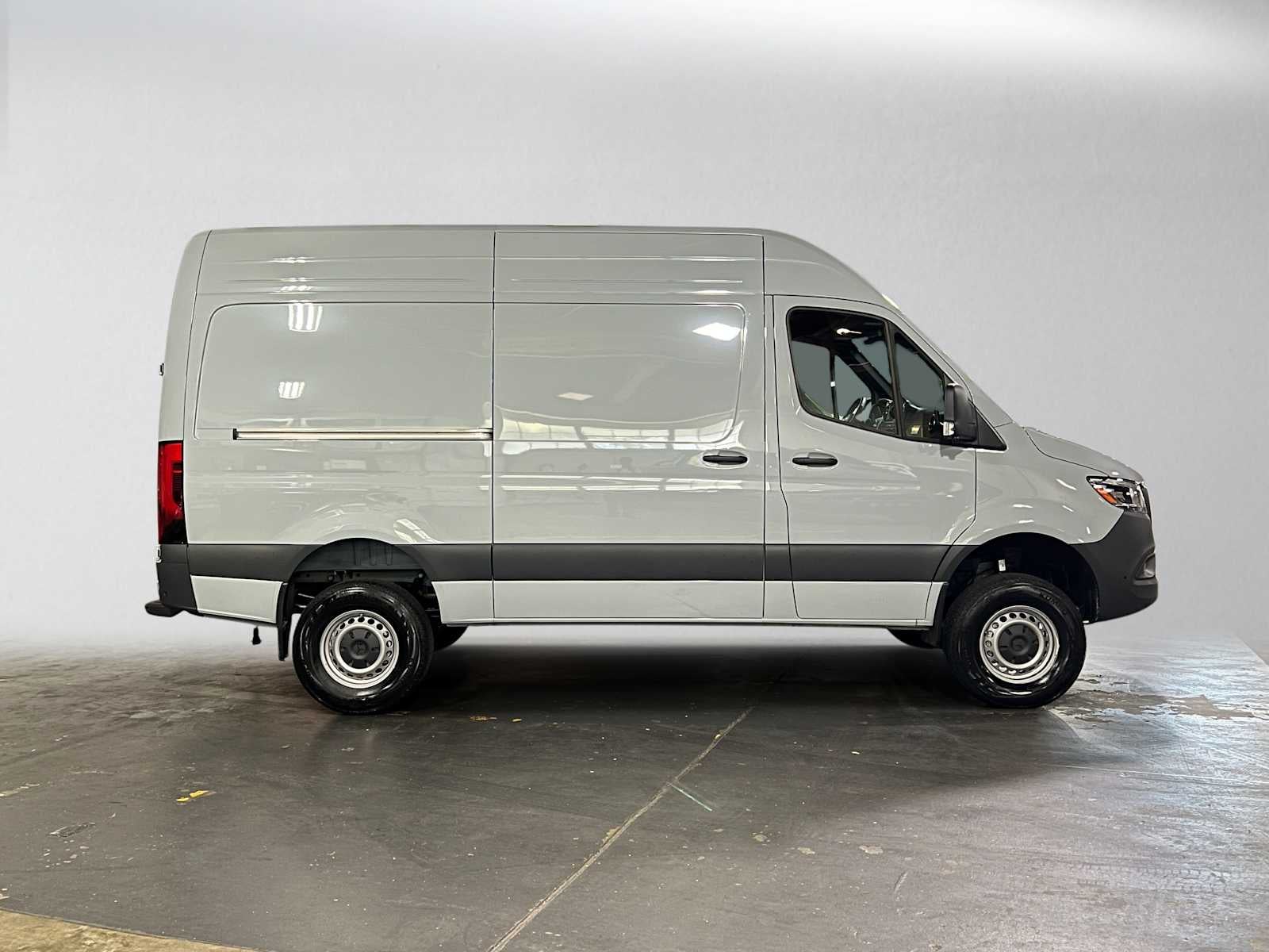 2026 Mercedes-Benz Sprinter 2500 Standard Roof I4 Diesel HO 144 AWD