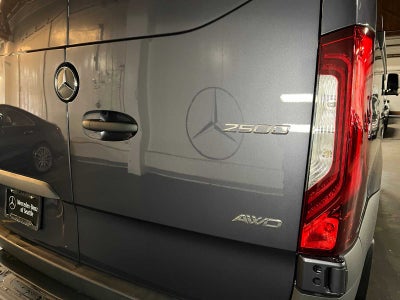 2026 Mercedes-Benz Sprinter 2500 Standard Roof I4 Diesel HO 144 AWD