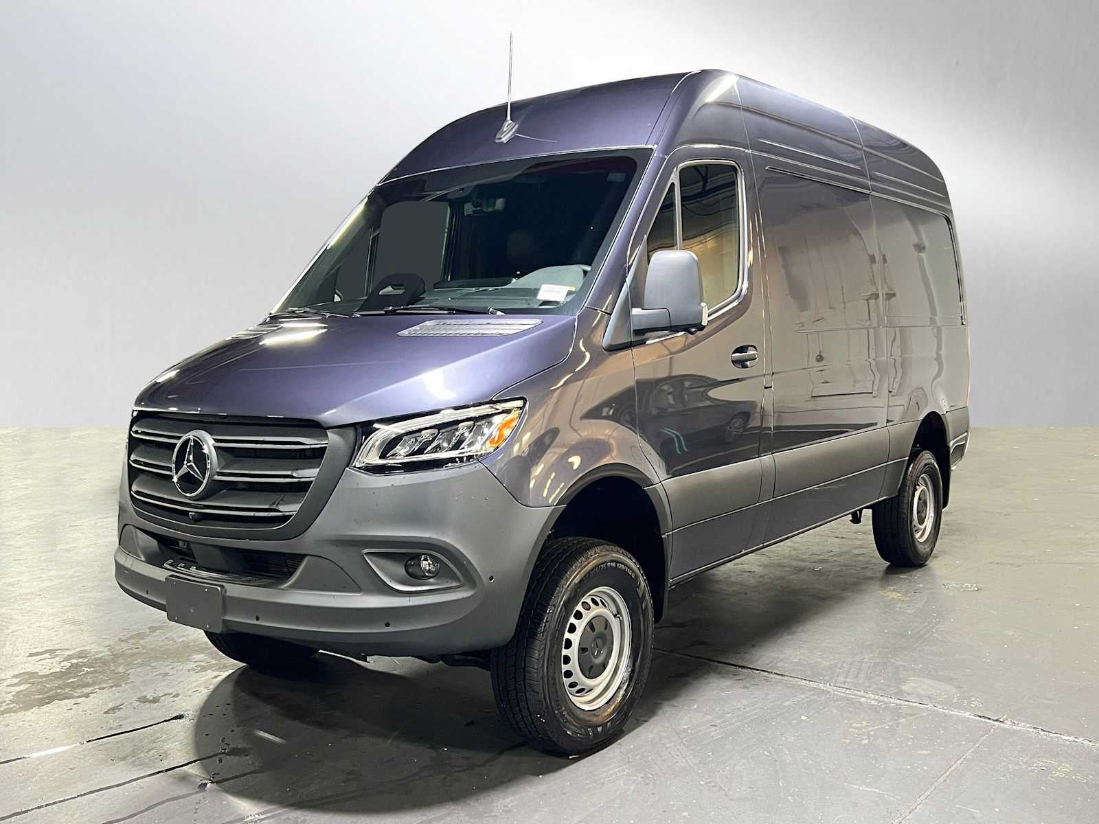 2026 Mercedes-Benz Sprinter 2500 Standard Roof I4 Diesel HO 144 AWD