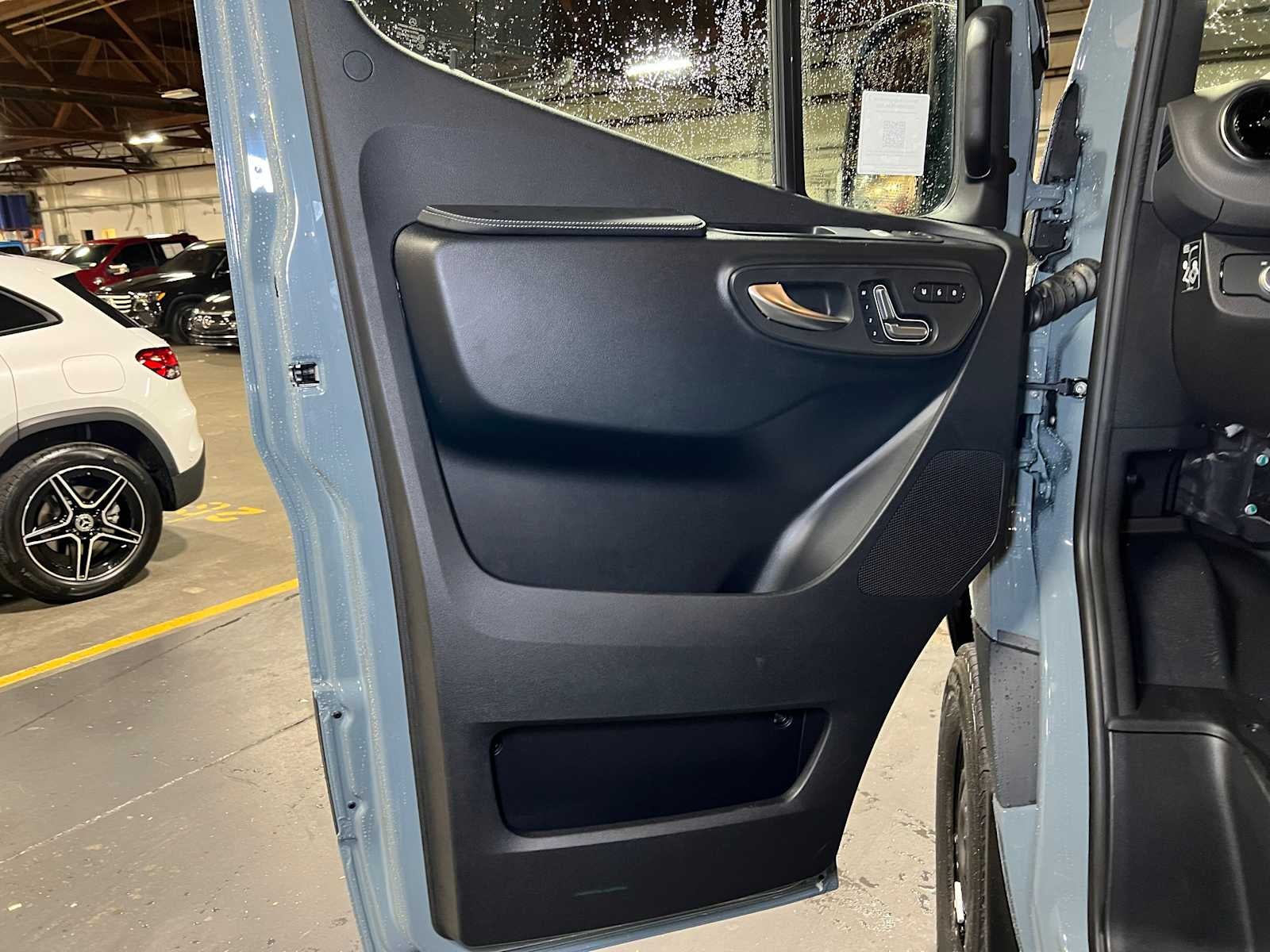 2026 Mercedes-Benz Sprinter 2500 Standard Roof I4 Diesel HO 144 AWD