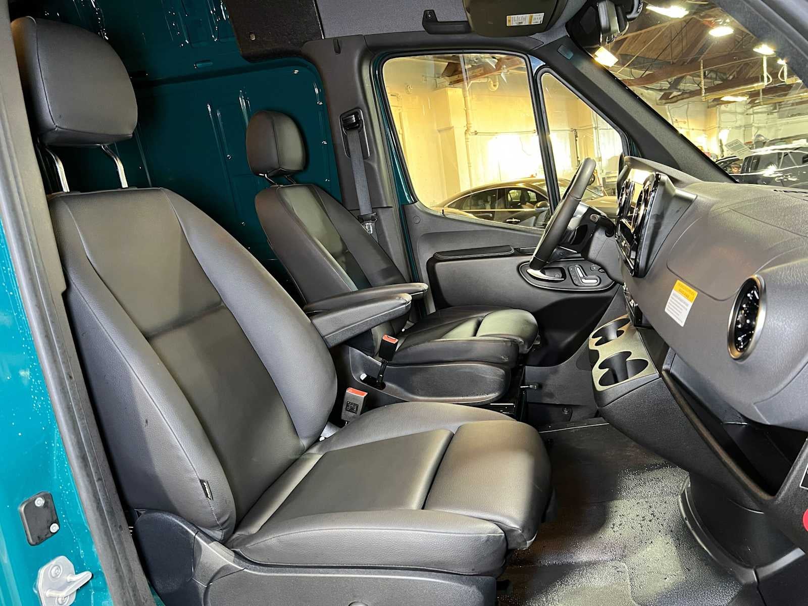 2026 Mercedes-Benz Sprinter 2500 Standard Roof I4 Diesel HO 144 AWD