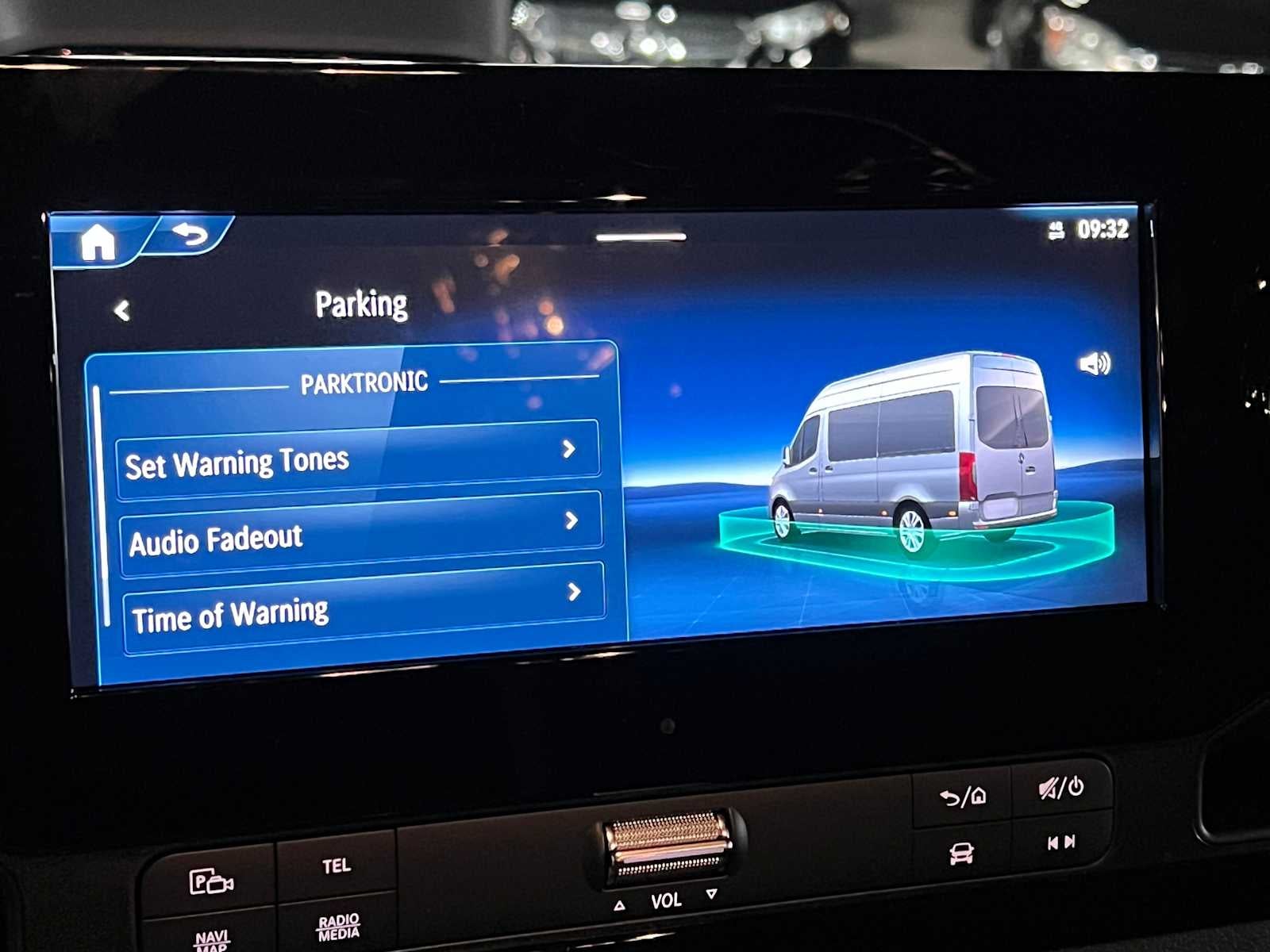2026 Mercedes-Benz Sprinter 2500 Standard Roof I4 Diesel HO 144 AWD
