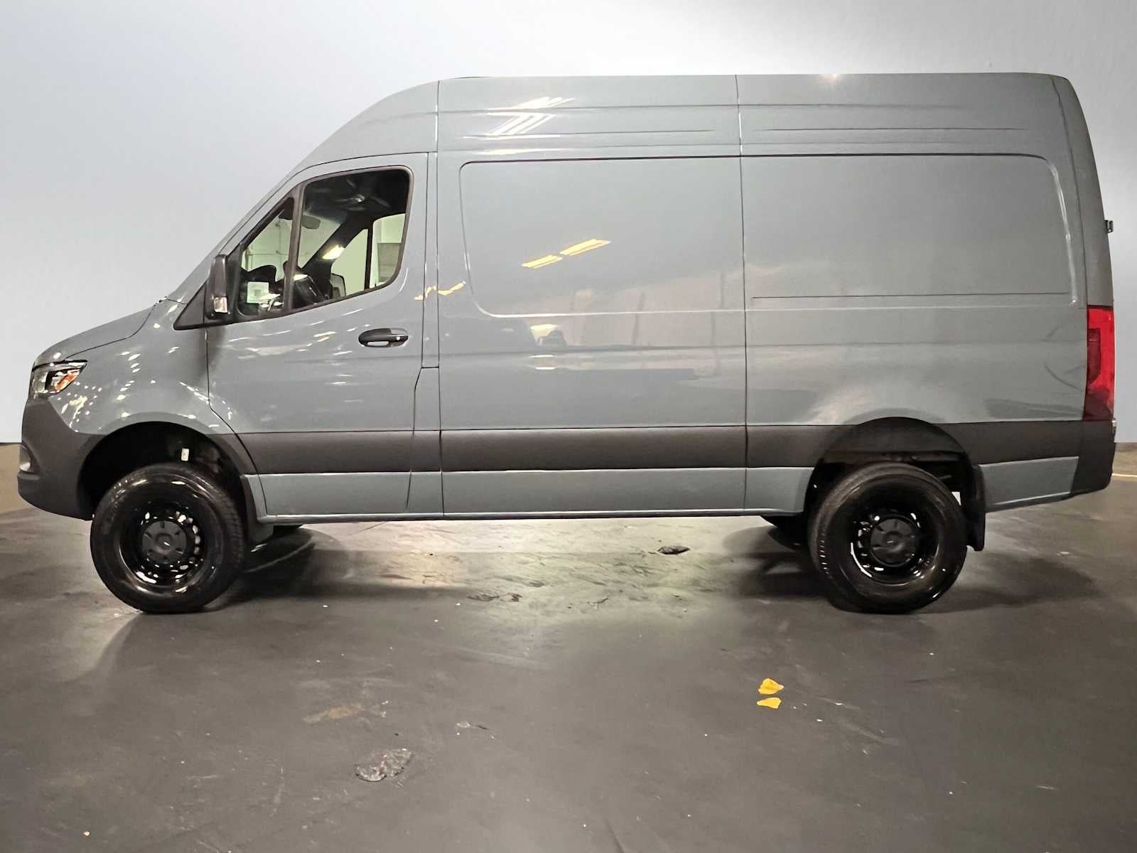 2026 Mercedes-Benz Sprinter 2500 Standard Roof I4 Diesel HO 144 AWD