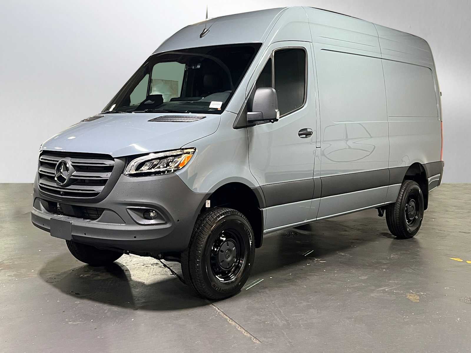2026 Mercedes-Benz Sprinter 2500 Standard Roof I4 Diesel HO 144 AWD
