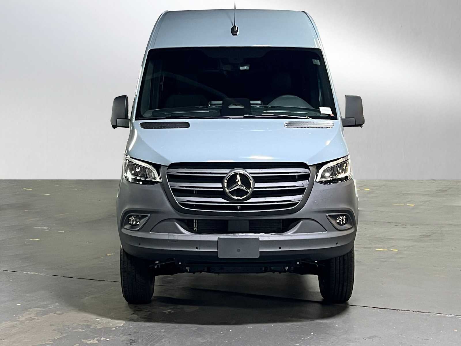 2026 Mercedes-Benz Sprinter 2500 Standard Roof I4 Diesel HO 144 AWD