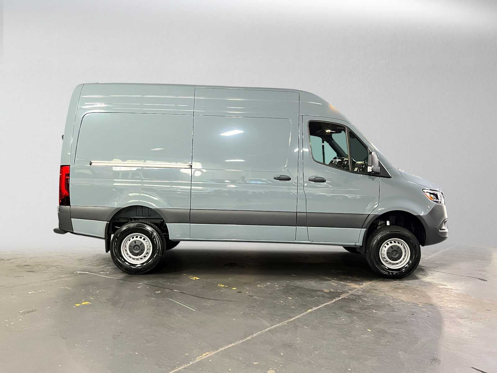 2026 Mercedes-Benz Sprinter 2500 Standard Roof I4 Diesel HO 144 AWD