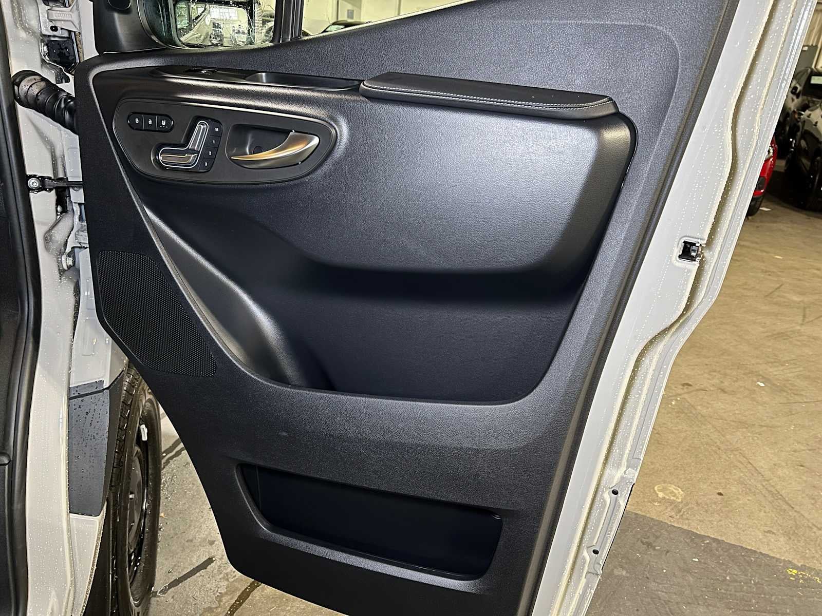 2026 Mercedes-Benz Sprinter 2500 Standard Roof I4 Diesel HO 144 AWD