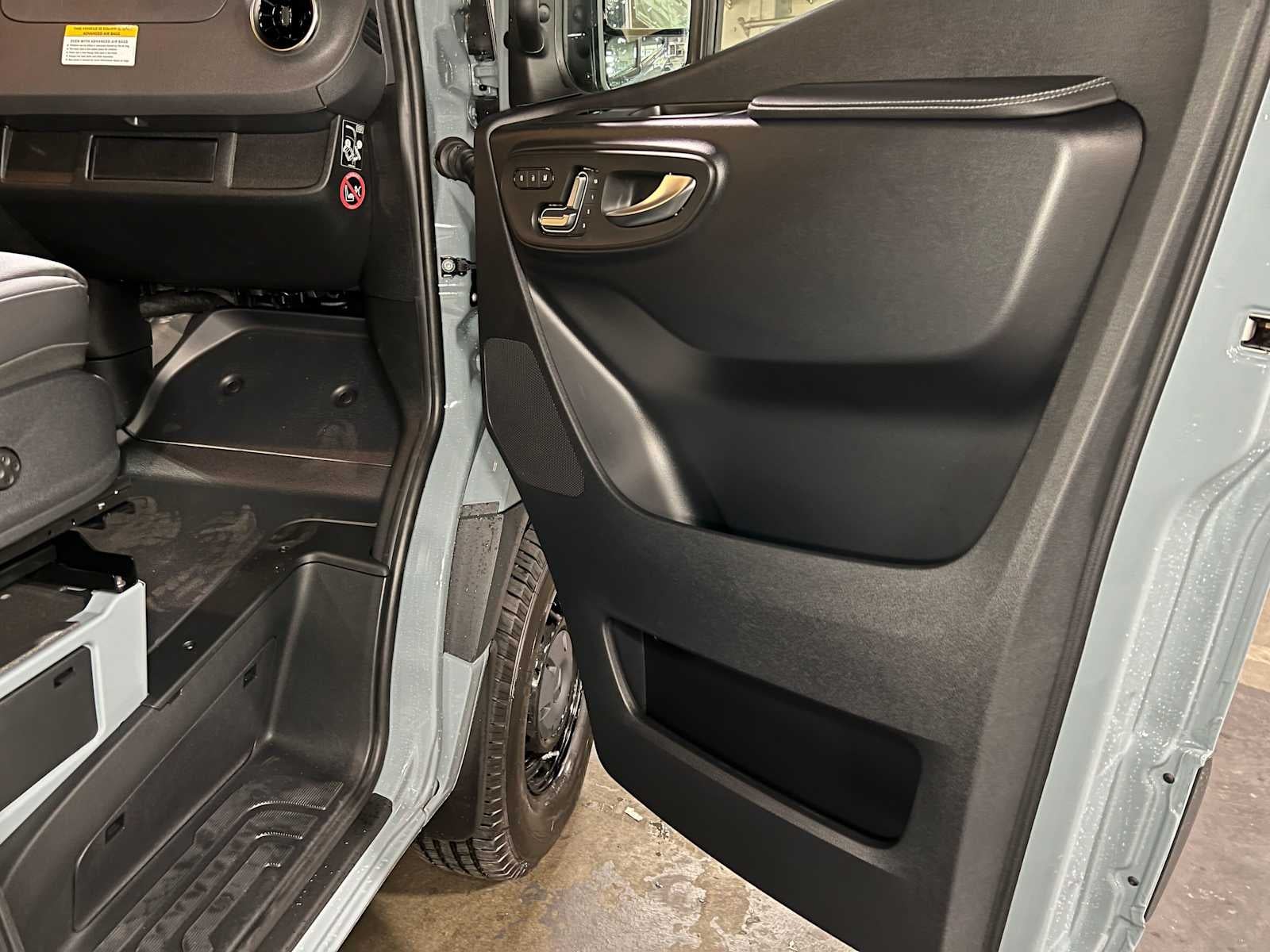 2026 Mercedes-Benz Sprinter 2500 Standard Roof I4 Diesel HO 144 AWD