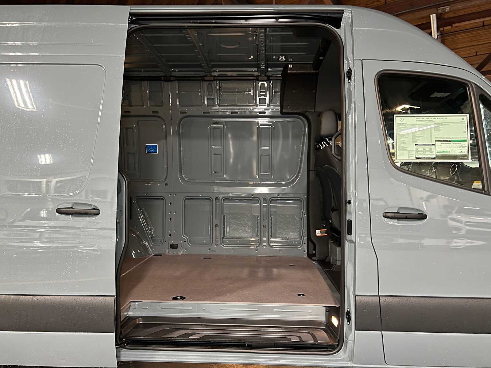 2026 Mercedes-Benz Sprinter 2500 Standard Roof I4 Diesel HO 144 AWD