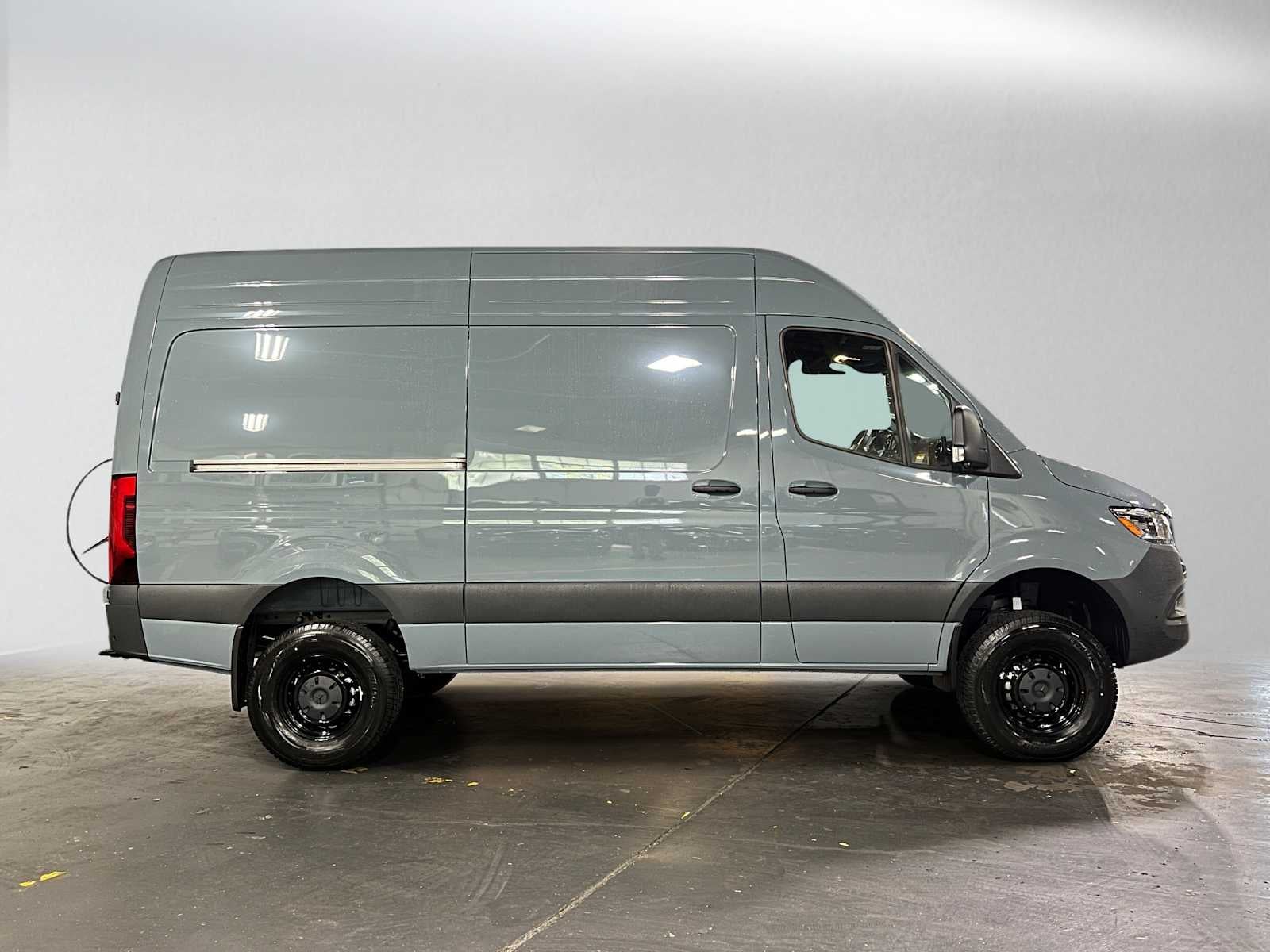 2026 Mercedes-Benz Sprinter 2500 Standard Roof I4 Diesel HO 144 AWD