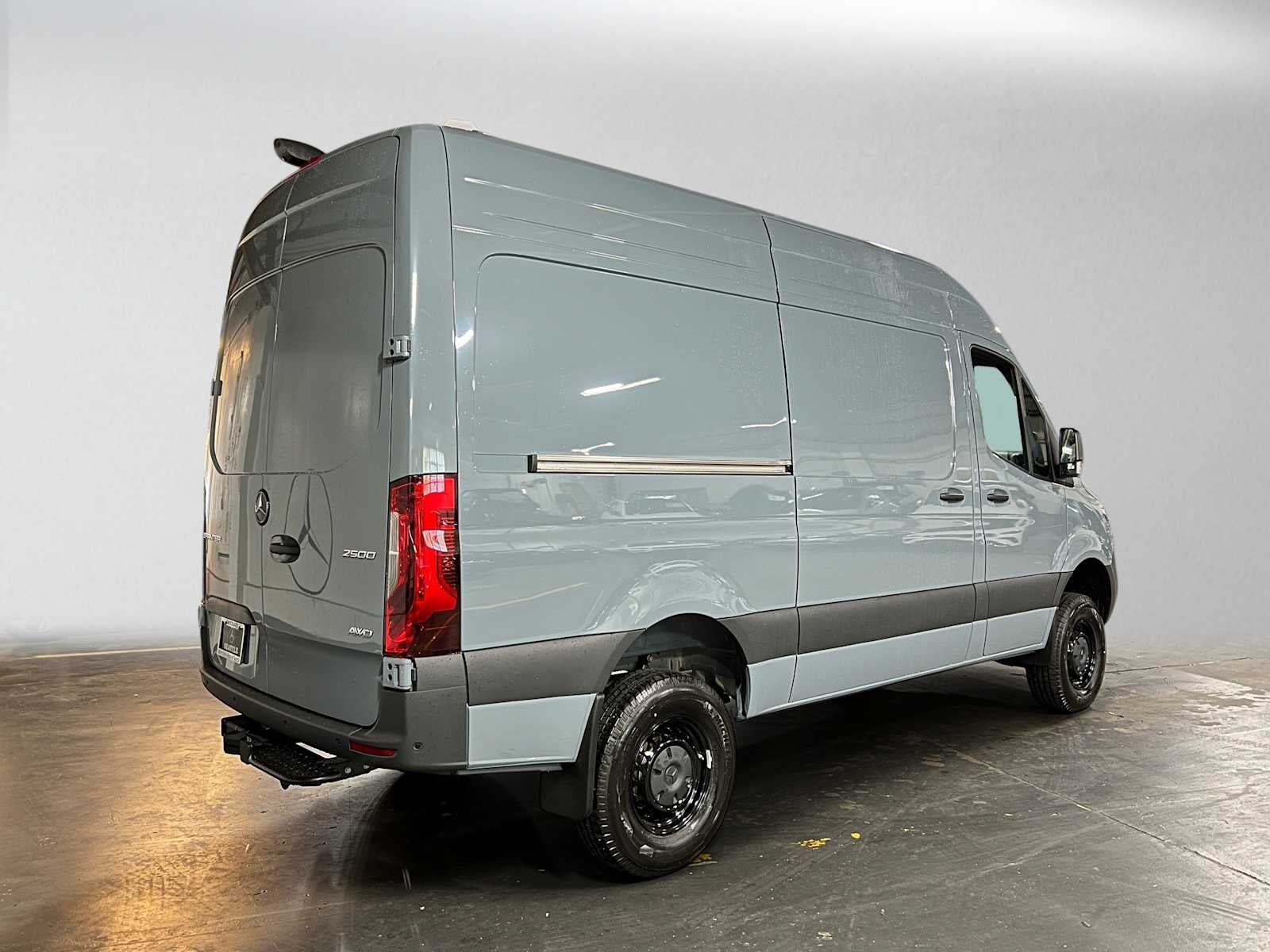 2026 Mercedes-Benz Sprinter 2500 Standard Roof I4 Diesel HO 144 AWD