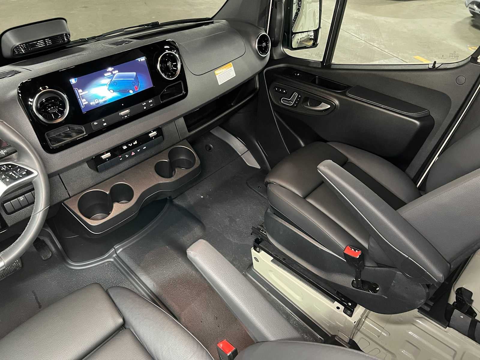 2026 Mercedes-Benz Sprinter 2500 Standard Roof I4 Diesel HO 144 AWD