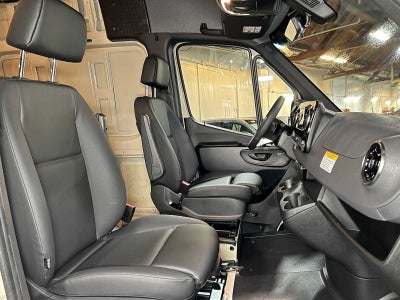 2026 Mercedes-Benz Sprinter 2500 Standard Roof I4 Diesel HO 144 AWD