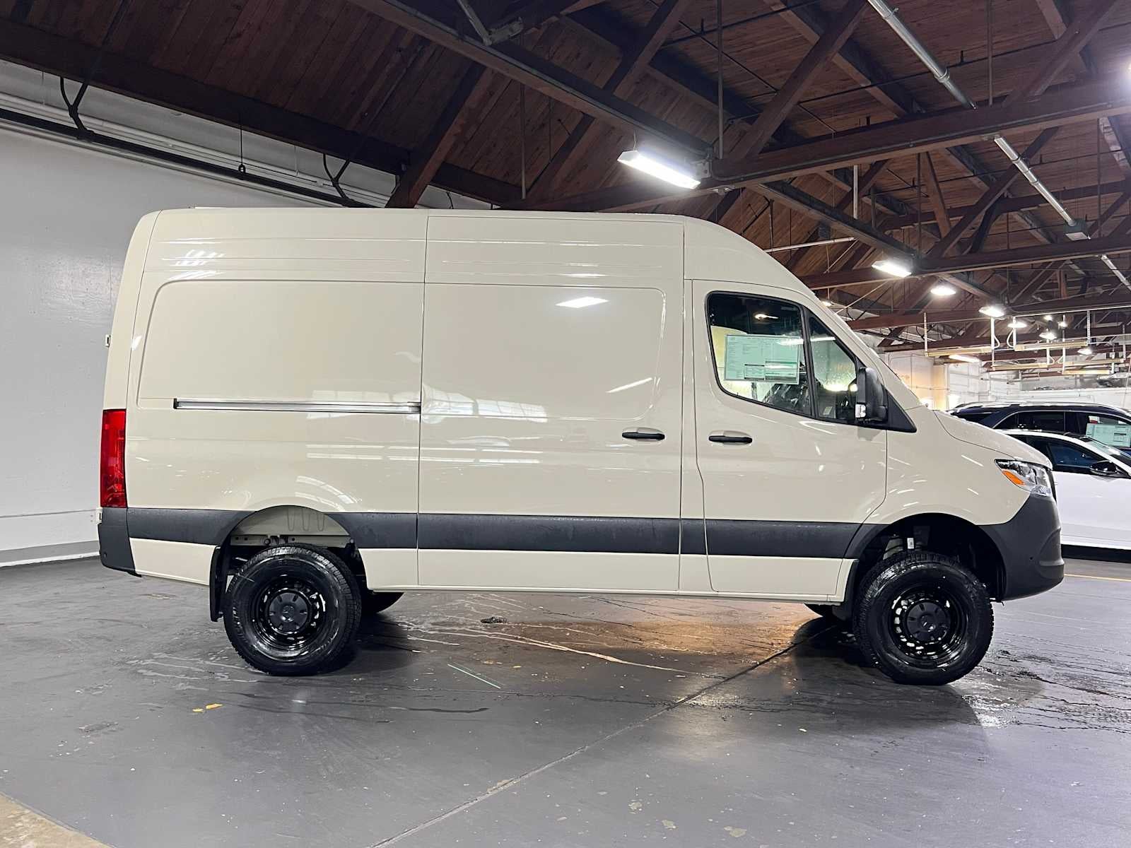 2026 Mercedes-Benz Sprinter 2500 Standard Roof I4 Diesel HO 144 AWD