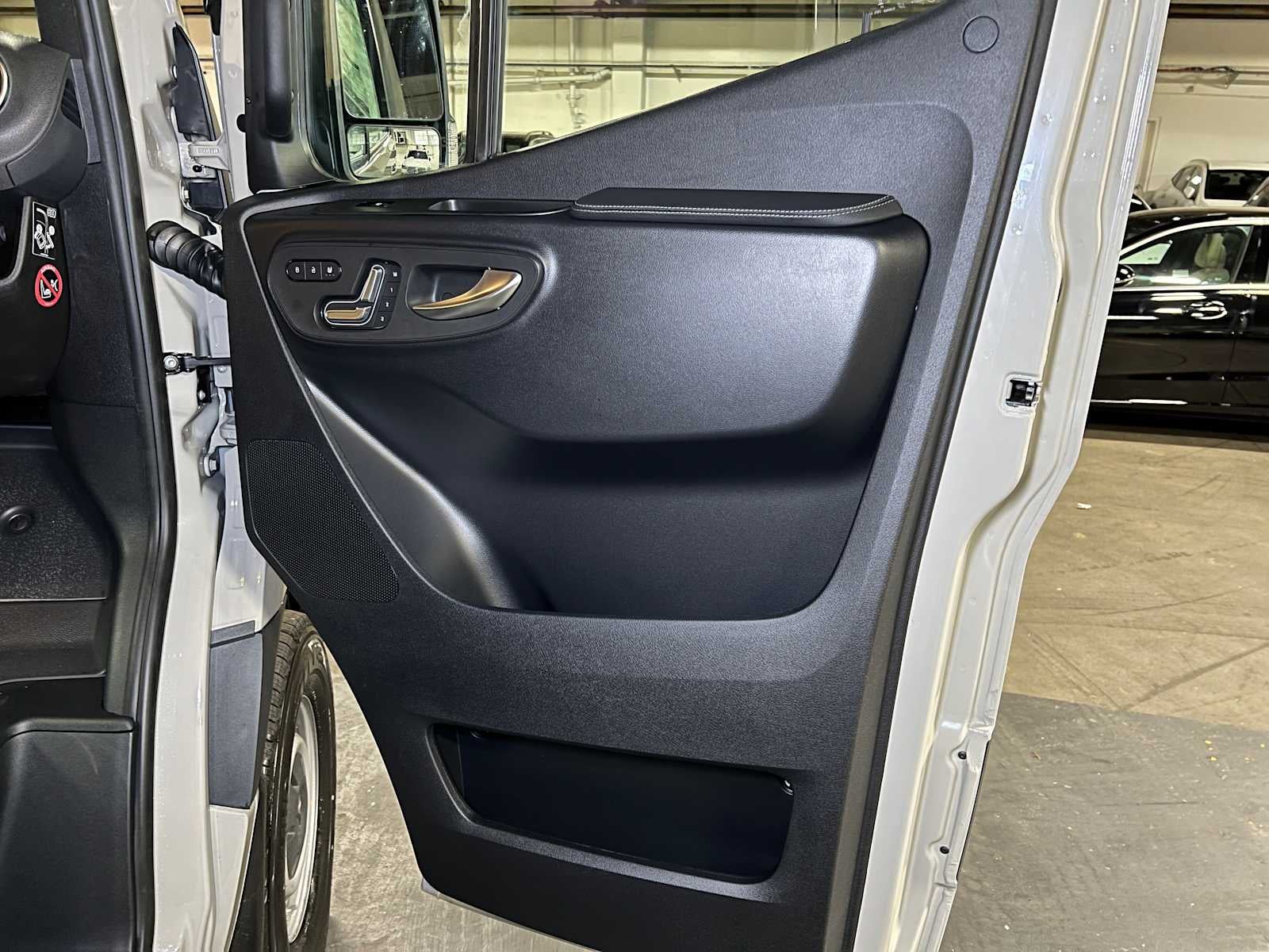 2026 Mercedes-Benz Sprinter 2500 Standard Roof I4 Diesel HO 144 AWD