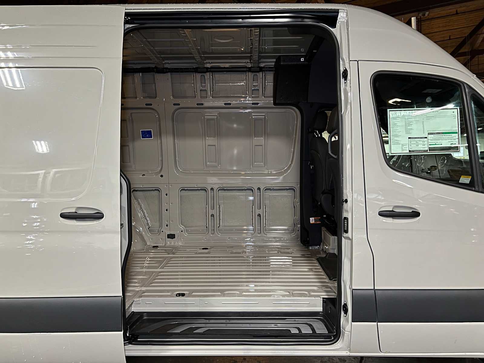 2026 Mercedes-Benz Sprinter 2500 Standard Roof I4 Diesel HO 144 AWD