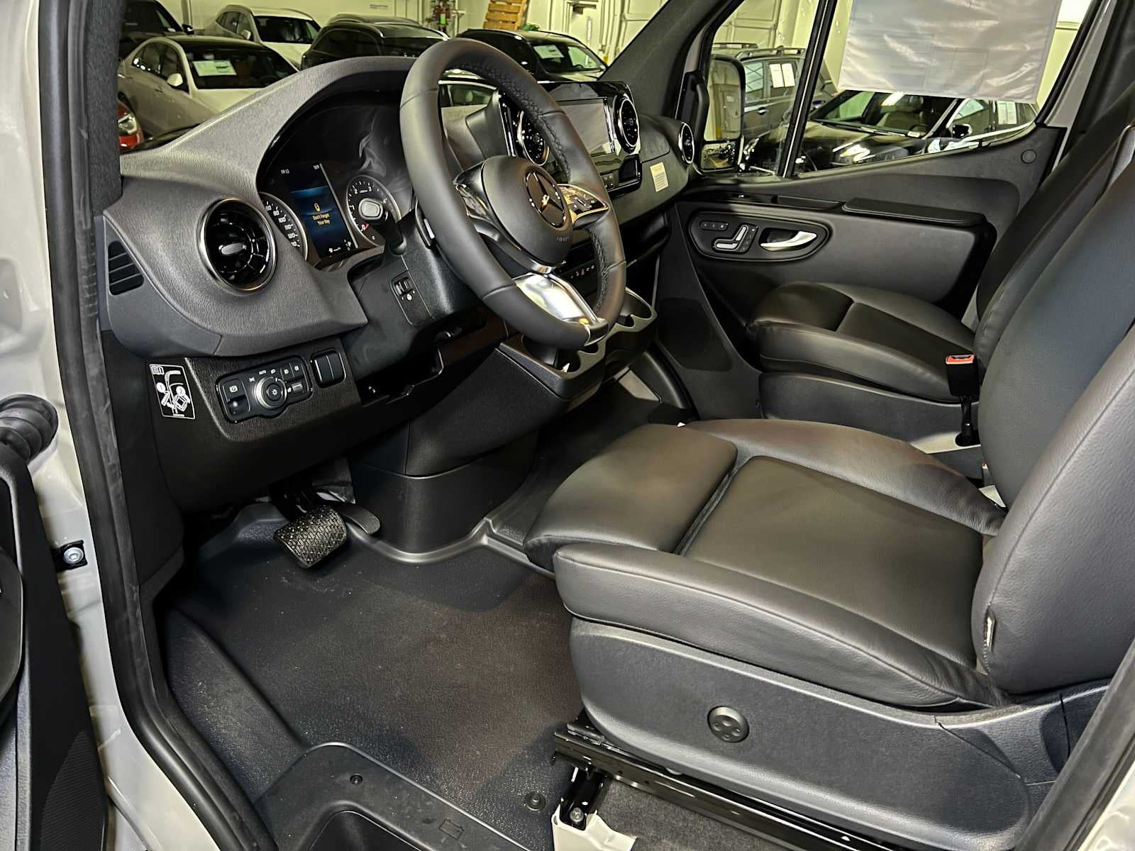 2026 Mercedes-Benz Sprinter 2500 Standard Roof I4 Diesel HO 144 AWD