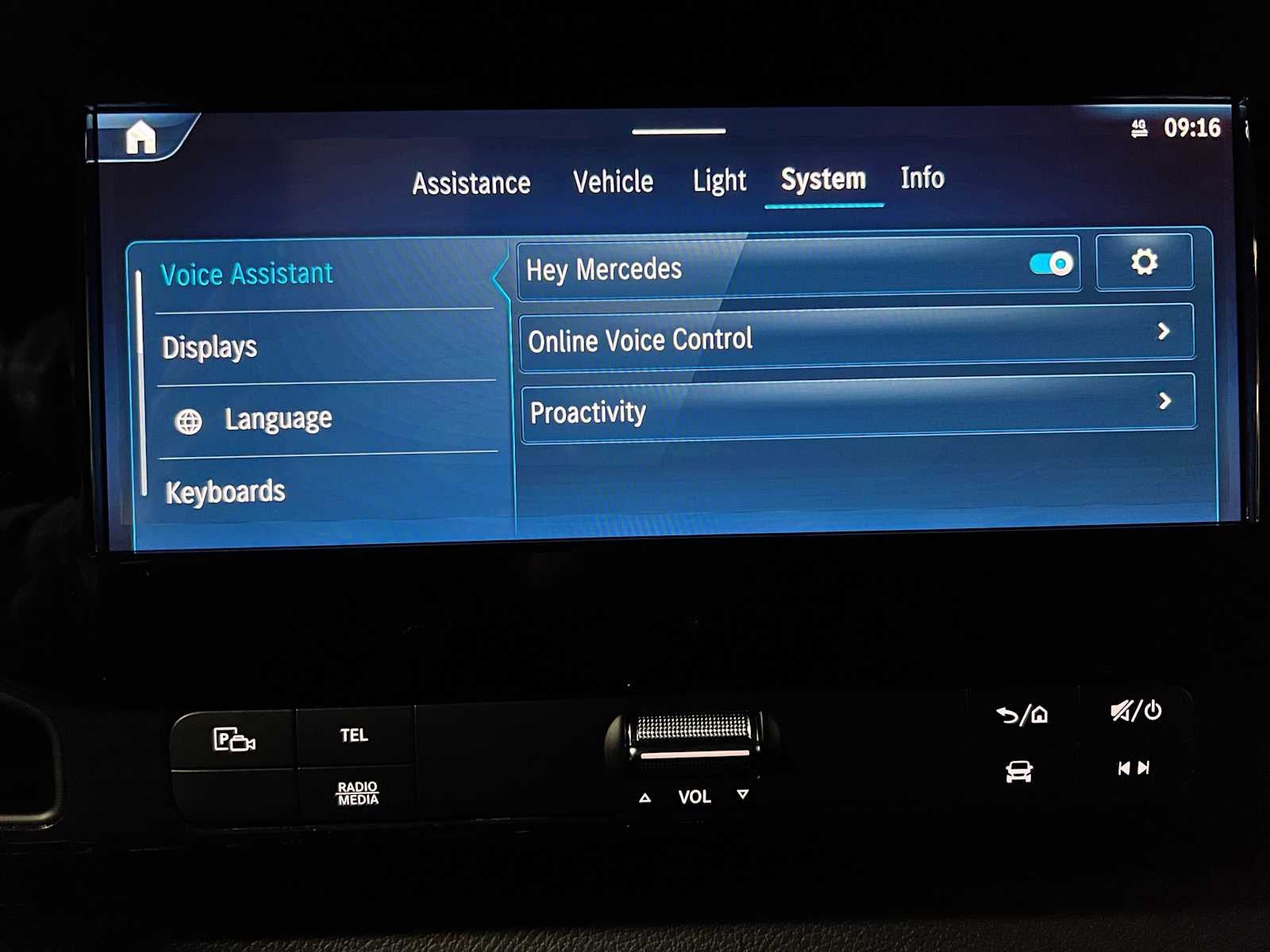 2026 Mercedes-Benz Sprinter 2500 Standard Roof I4 Diesel HO 144 AWD