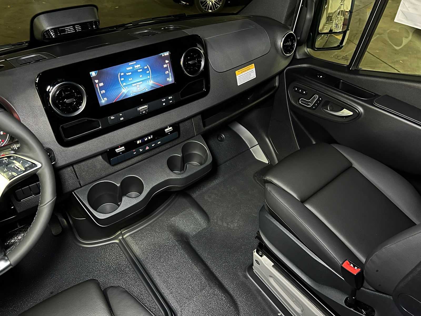 2026 Mercedes-Benz Sprinter 2500 Standard Roof I4 Diesel HO 144 AWD